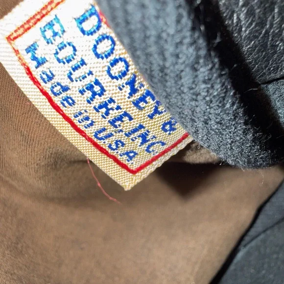 Vintage Dooney and Burke leather crossbody - Picture 6 of 9